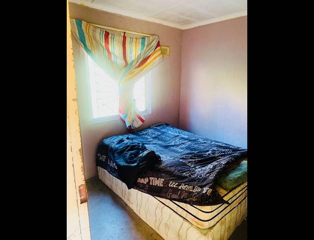 2 BEDROOM HOUSE FOR SALE IN UMLAZI Y